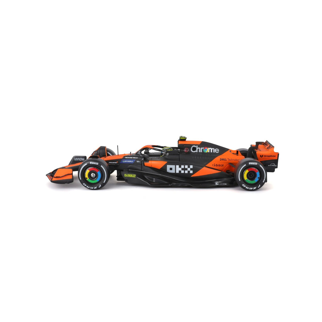 Race McLaren MCL38 2024 con casco Norris #4 Escala 1:24