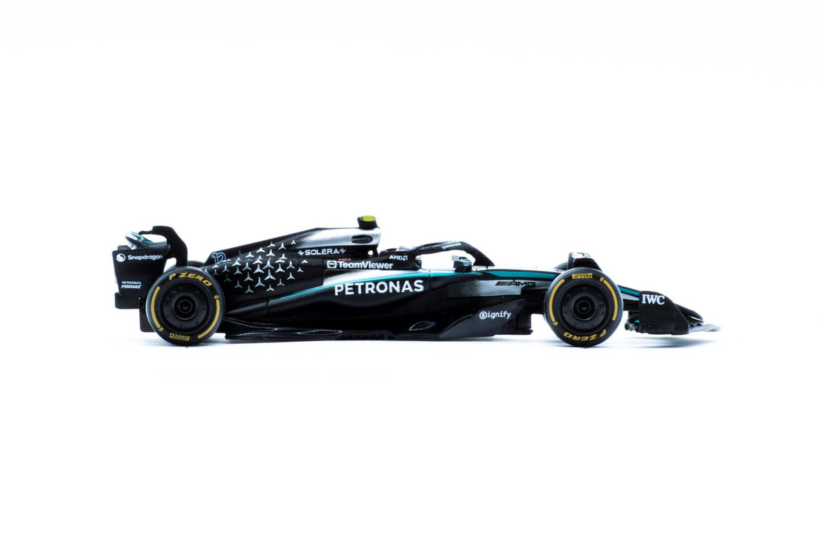 Race Mercedes-AMG W16 2025 con casco Antonelli #12 Escala 1:43