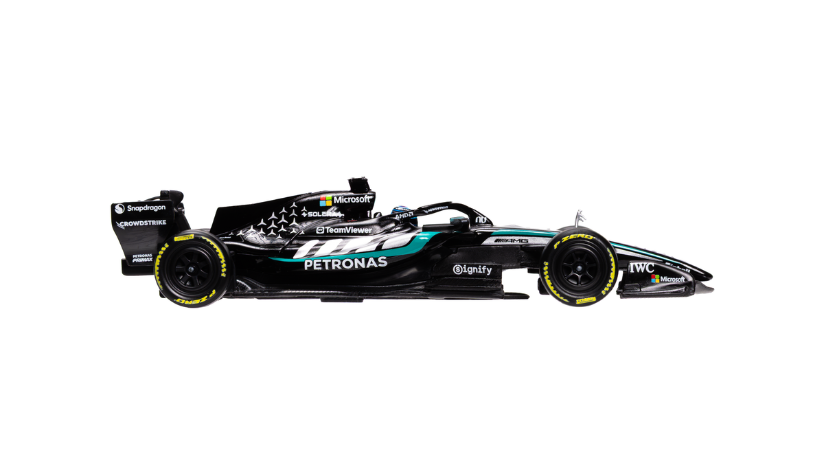 Race Mercedes W17 (2026) Con Casco Russell #63 Escala 1:43