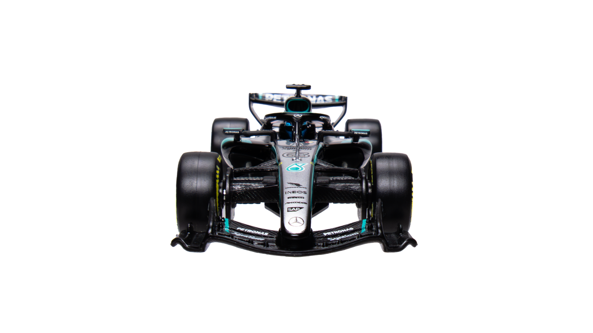 Race Mercedes W17 (2026) Con Casco Russell #63 Escala 1:43