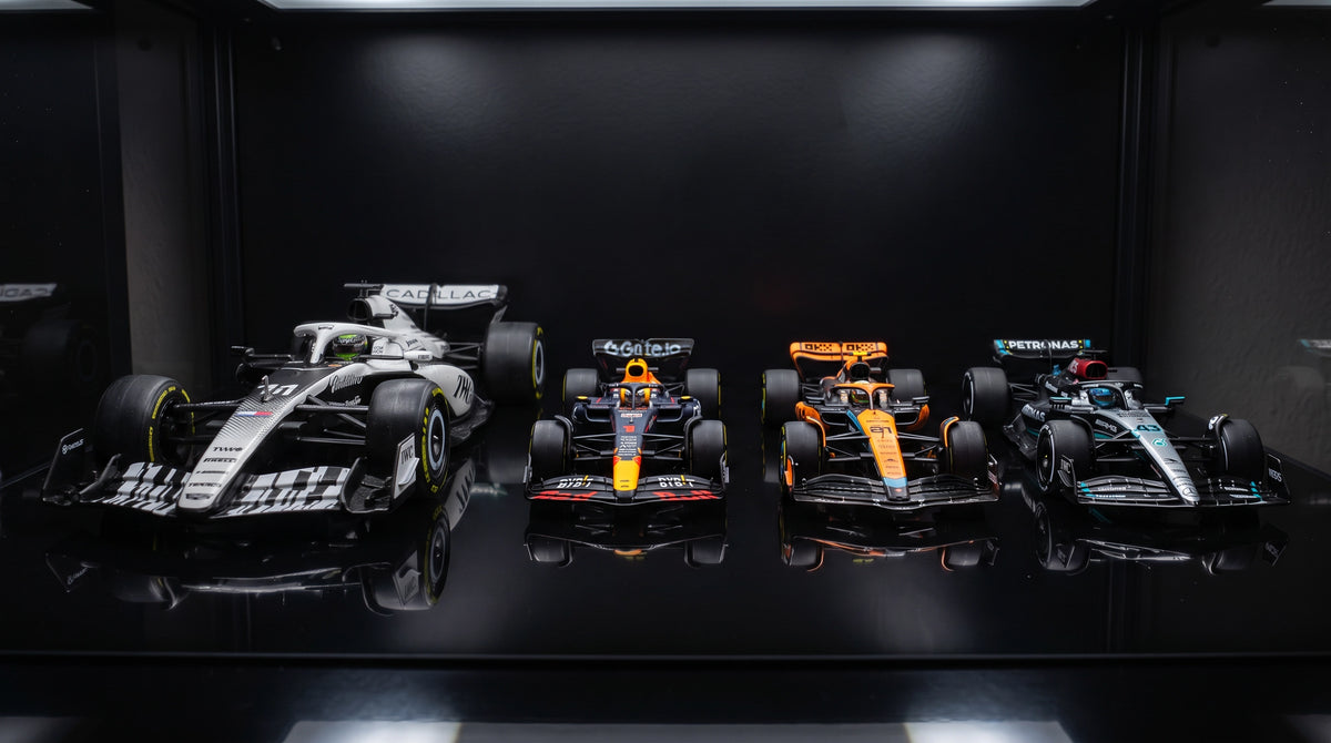 Bundle Cadillac Checo Perez 1:43 y Autos F1 1:64 | Verstappen, Piastri y Russell