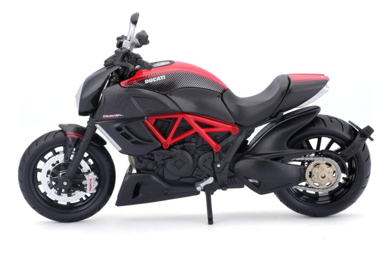 Maisto Motocicleta Ducati Diavel Carbon A Escala 1:12_5