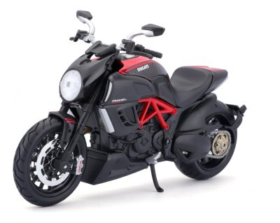 Maisto Motocicleta Ducati Diavel Carbon A Escala 1:12_0