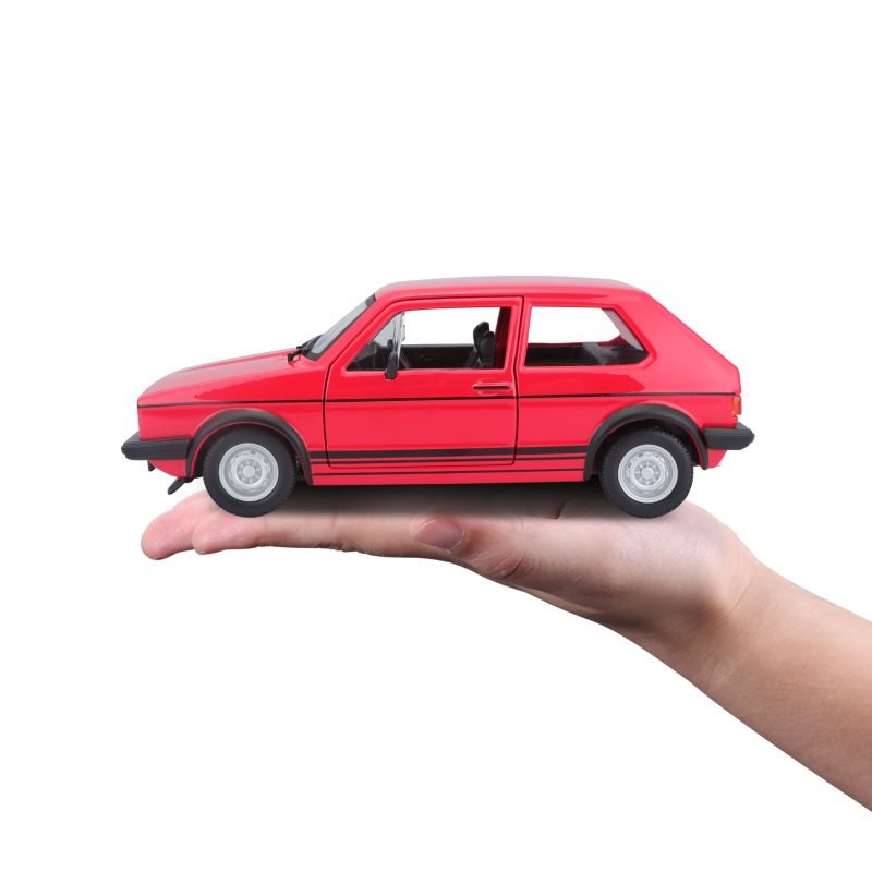 Auto Volkswagen Golf Mk1 Gti 1979 a Escala 1:24 color rojo - Image 6