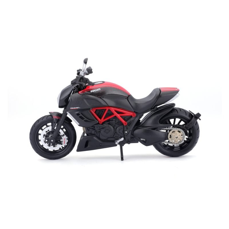Moto Ducati Diavel Carbon a Escala 1:12 color negro/rojo - Image 2