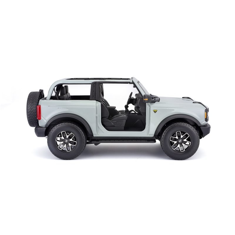 Camioneta Ford Bronco Badlands 2021 A Escala 1:18 color gris cactus - Image 2