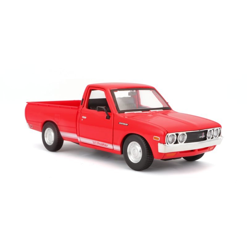 Camioneta Datsun 620 Pickup 1973 Maisto a Escala 1:24 - Image 2