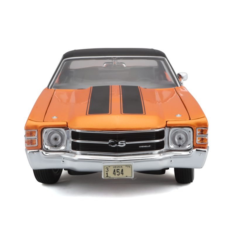 Auto Chevrolet Chevelle SS 454 Cpe 1971 a Escala 1:18 color naranja - Image 4