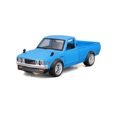 Camioneta Maisto Datsun 620 Pick-up 1973 a Escala 1:24 color azul