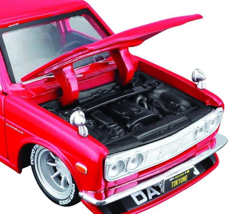 Auto Datsun 510 Assembly Line 1971 a Escala 1:24 color rojo - Image 5
