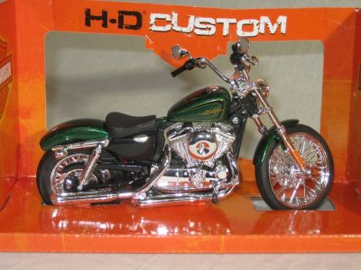 Maisto 32335GRN 2013 Harley Davidson XL 1200V Seventy Two Green Motocicleta Modelo 1/12, Negro_0