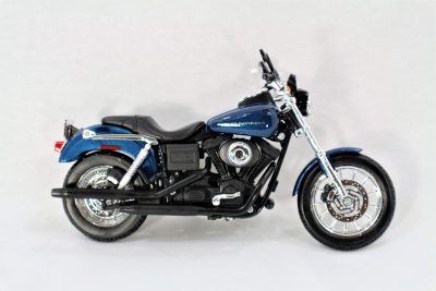 2004 Dyna Super Glide Sport Harley Davidson Motorcycles 1:12 Scale_0