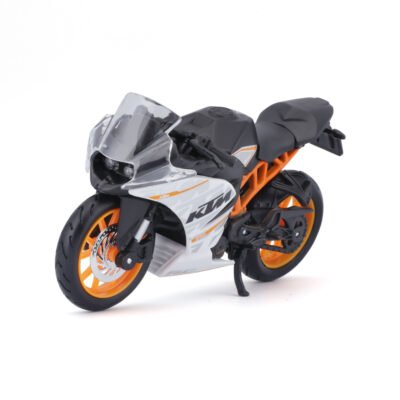 KTM RC 390 color blanca