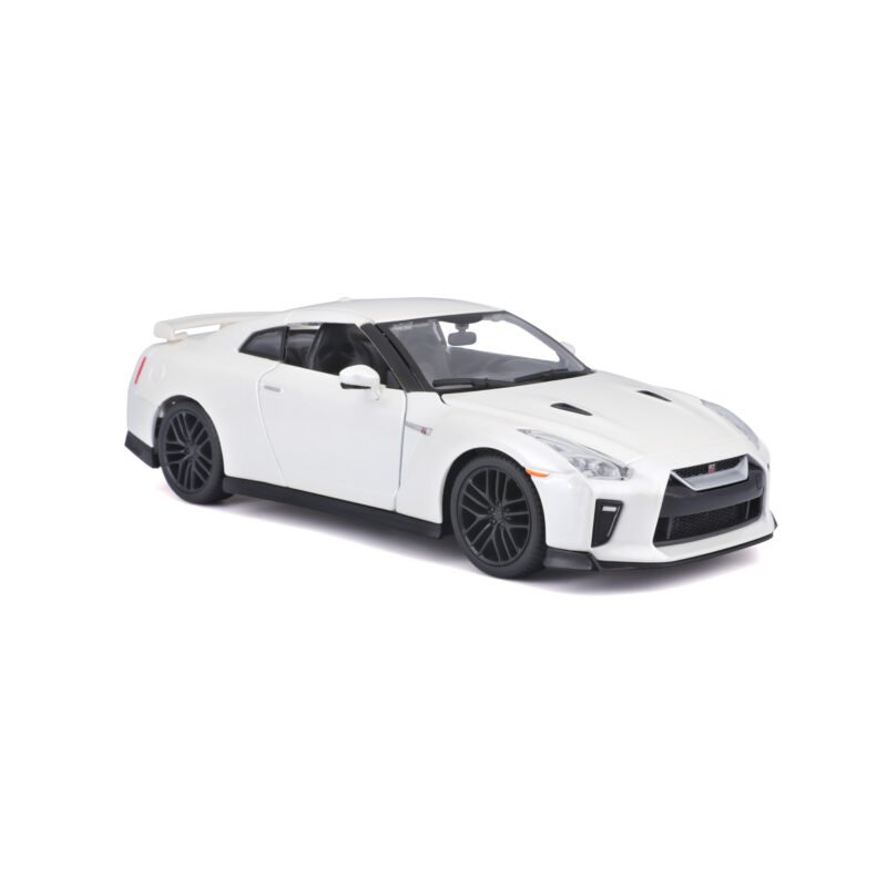 Nissan GT-R 2017 - Image 2