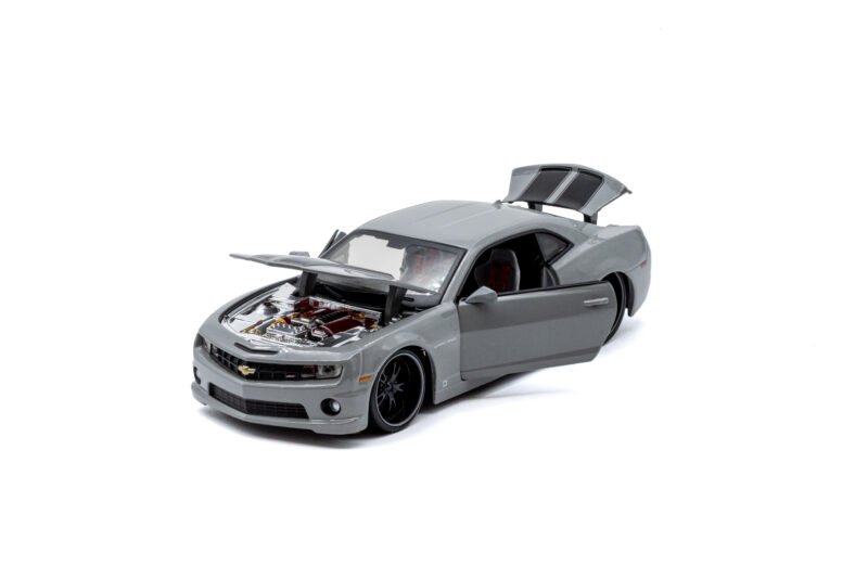 Chevrolet Camaro SS Assembly Line 2010 - Image 2
