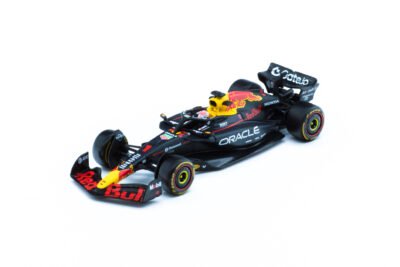 Race Oracle Red Bull RB21 2025 con casco Max Verstappen #1