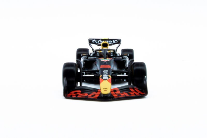 Race Oracle Red Bull RB21 2025 con casco Tsunoda #22 - Image 3