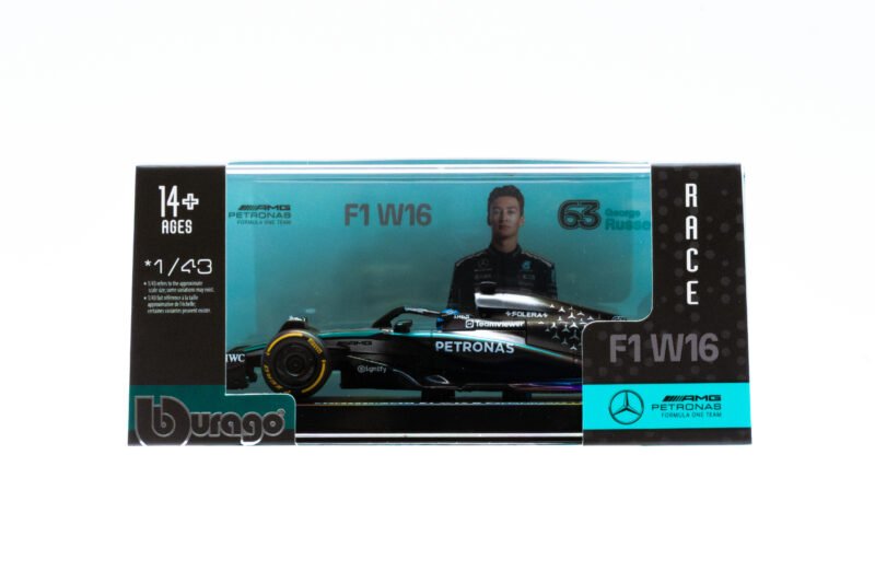 Race Mercedes-AMG W16 2025 con casco Russell #63 - Image 6