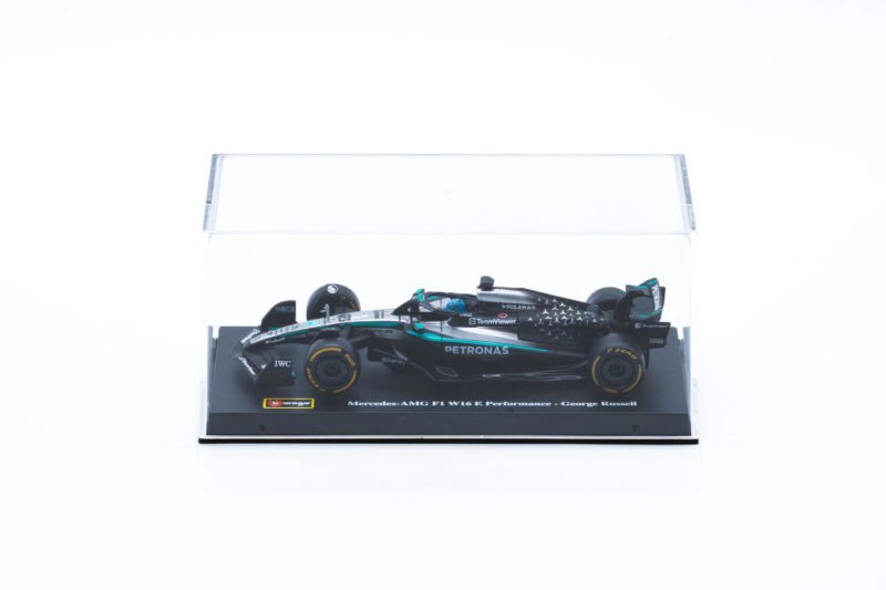 Race Mercedes-AMG W16 2025 con casco Russell #63 - Image 5